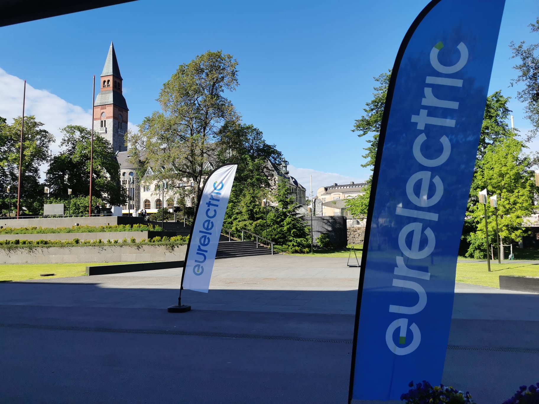 Eurelectric solicită ajutoare țintite pentru facturile de energie și respinge subvenționarea gazului