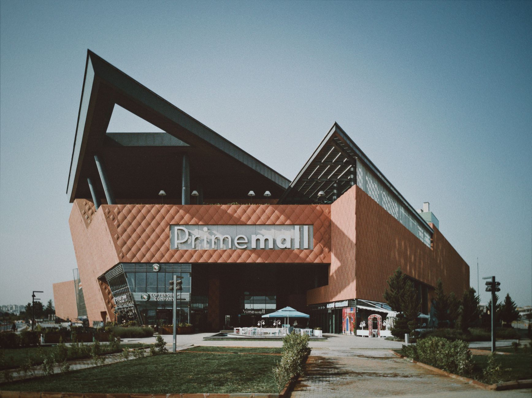 Planuri de extindere pentru Veranda Mall în contextul costurilor ridicate ale capitalului în România