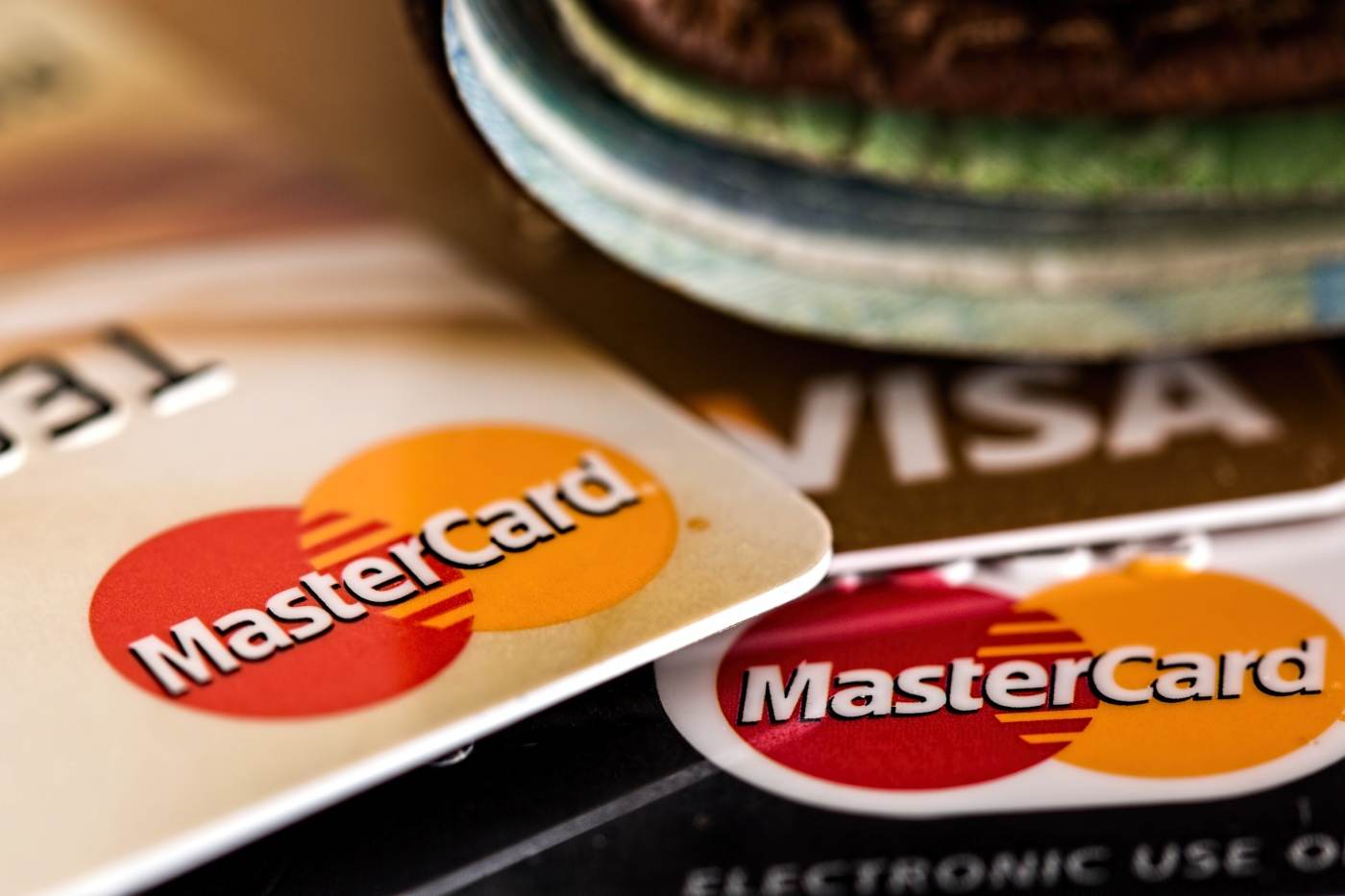 Mastercard depășește estimările profitului în trimestrul trei, susținută de volumul tranzacțiilor