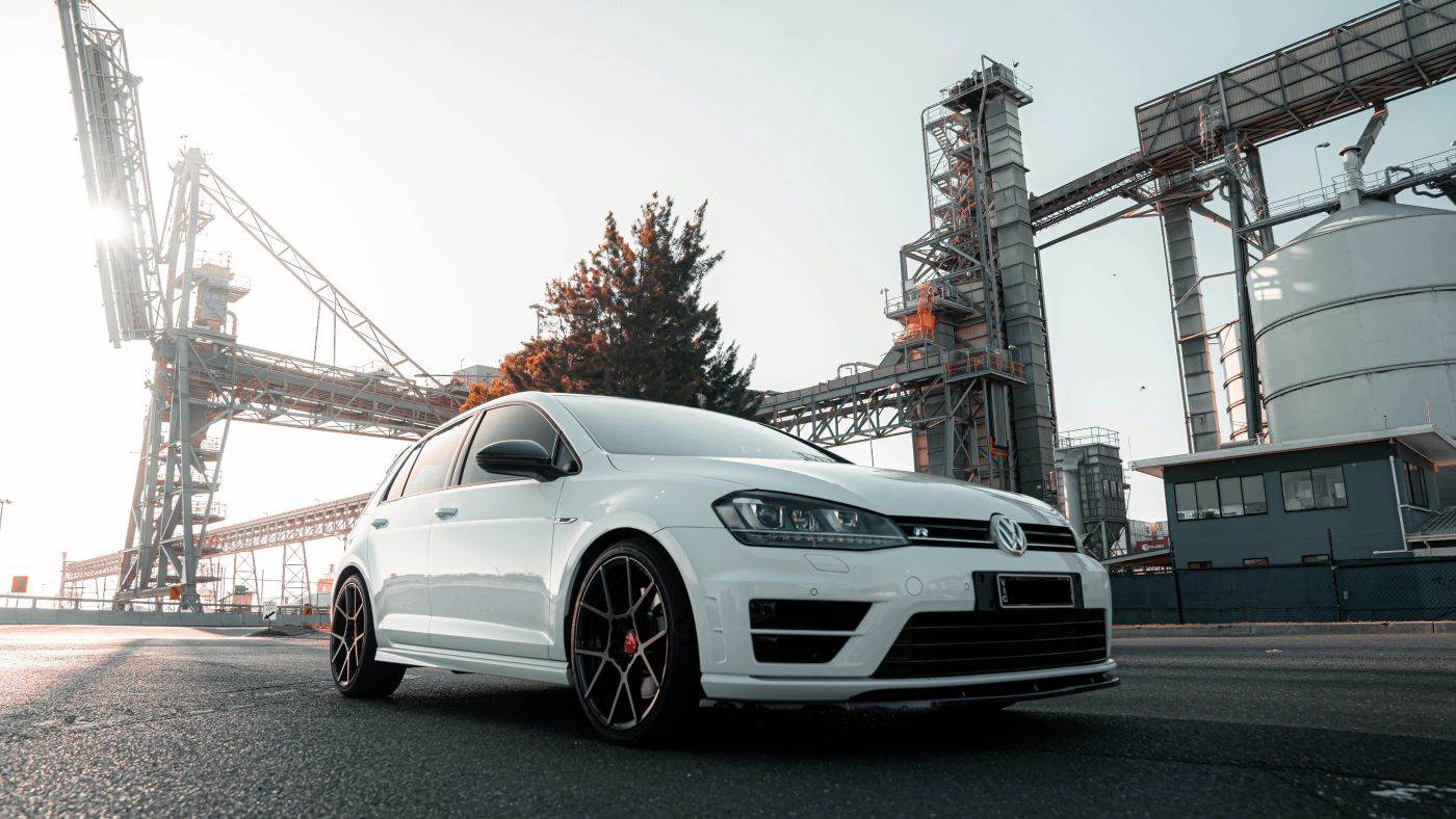 Volkswagen suspendă dezvoltarea modelului electric Golf din cauza presiunilor financiare