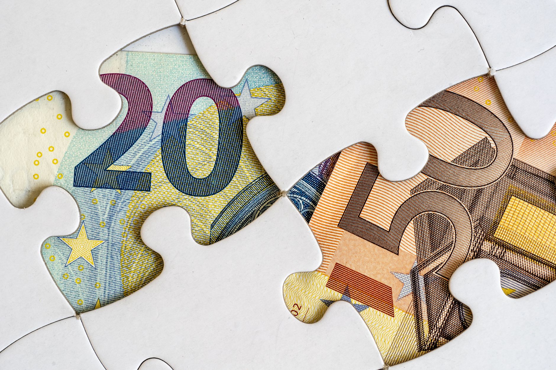 Economiștii revizuiesc în sus prognozele pentru zona euro: inflație de 3% în 2026 și creștere economică majorată