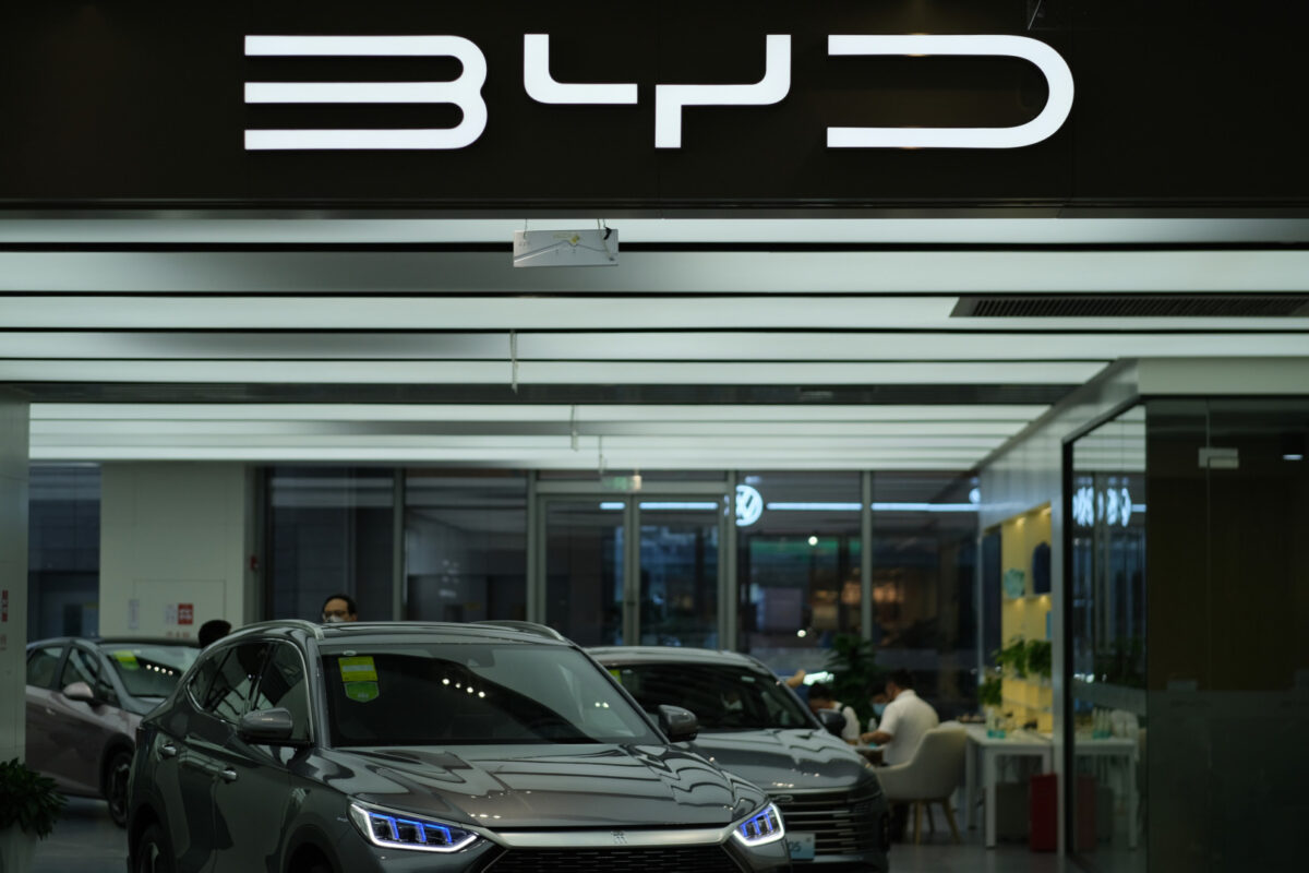 BYD intenționează să investească în infrastructura de încărcare a mașinilor electrice din România