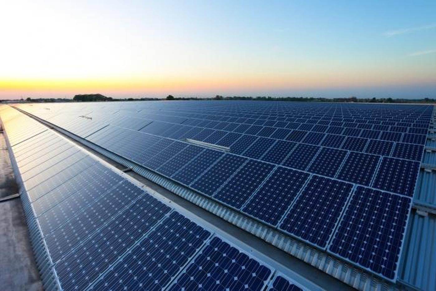 Instituțiile publice solicită peste 760 de milioane de euro pentru proiecte fotovoltaice și stocare de energie