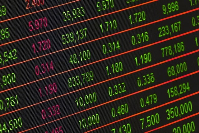 Căderi masive pe bursele americane pe fondul temerilor legate de rentabilitatea investițiilor în AI