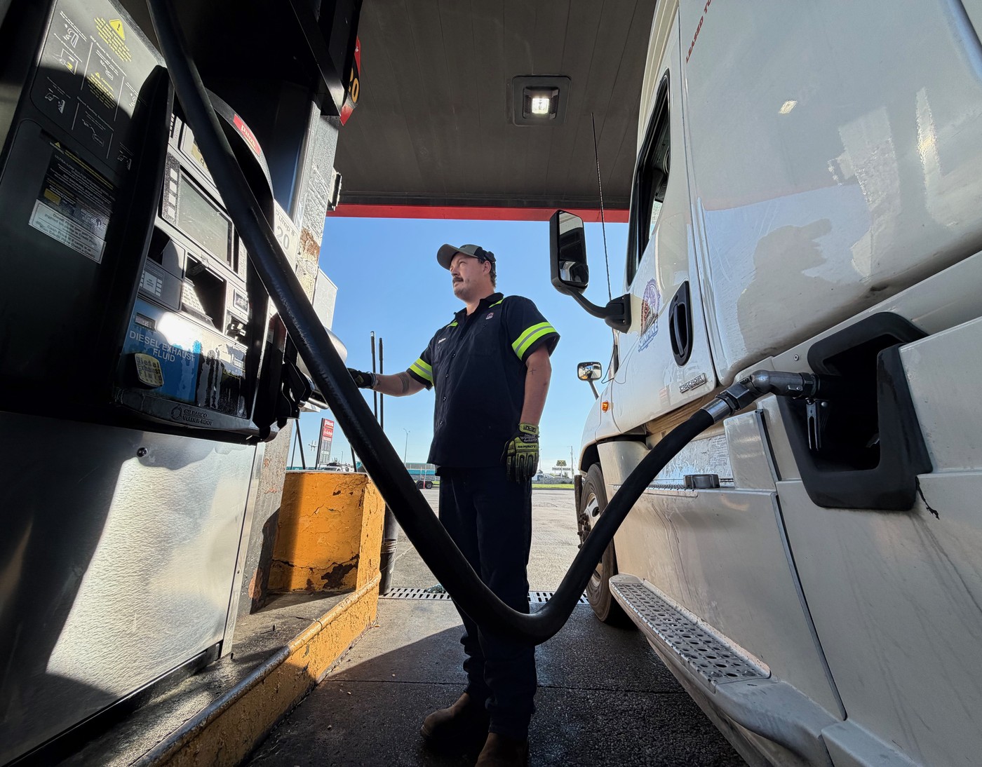 Profiturile ExxonMobil și Chevron cresc la maxime istorice pe fondul crizei globale de motorină