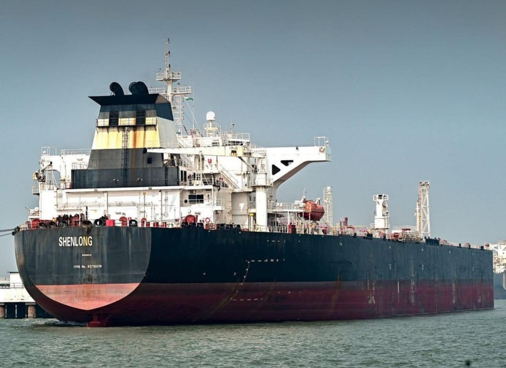 China își extinde influența asupra pieței globale de energie prin acumularea de rezerve masive de petrol