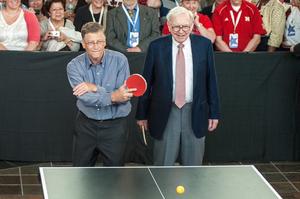 Warren Buffett se retrage din funcția de președinte al Berkshire Hathaway după 60 de ani de activitate