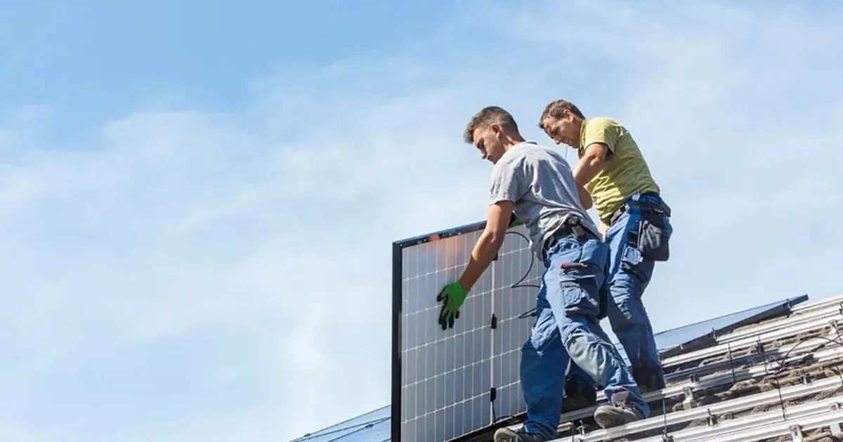 Ministerul Energiei alocă 500 milioane euro pentru proiecte fotovoltaice și stocare de energie