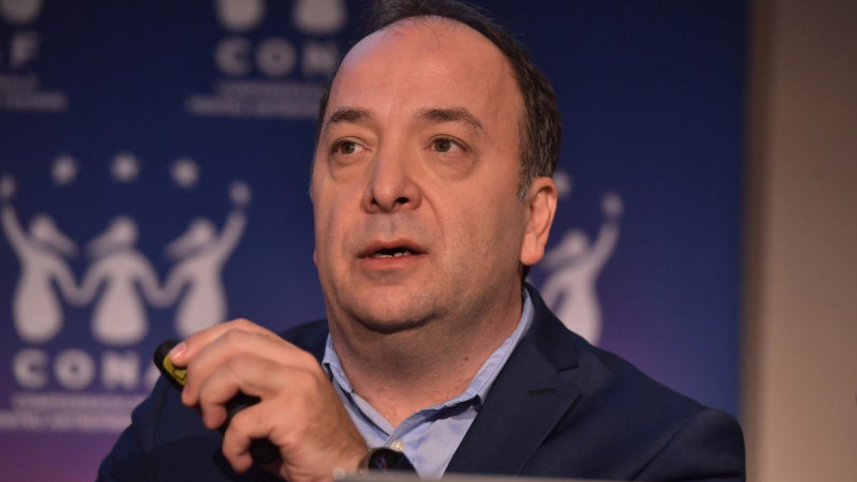 Riscul de retrogradare la Junk pentru România: Analistul Adrian Negrescu avertizează asupra instabilității politice