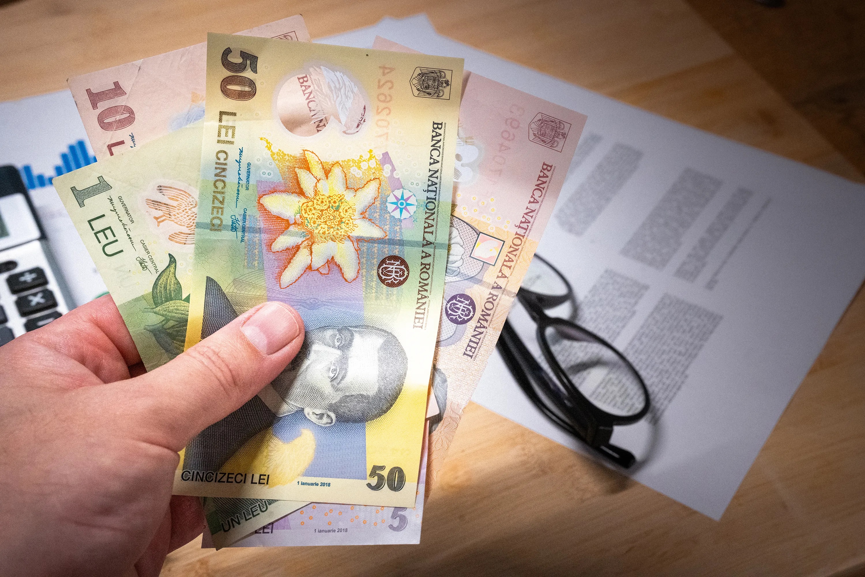 Creditul rapid de la IFN-uri: cum un împrumut de 1.000 de lei poate ajunge la 4.500 de lei