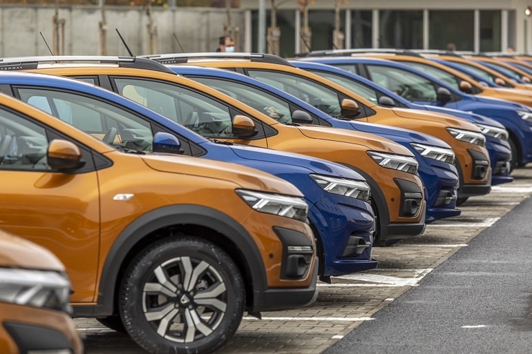 Creștere masivă a exporturilor paralele de autoturisme noi înmatriculate în România