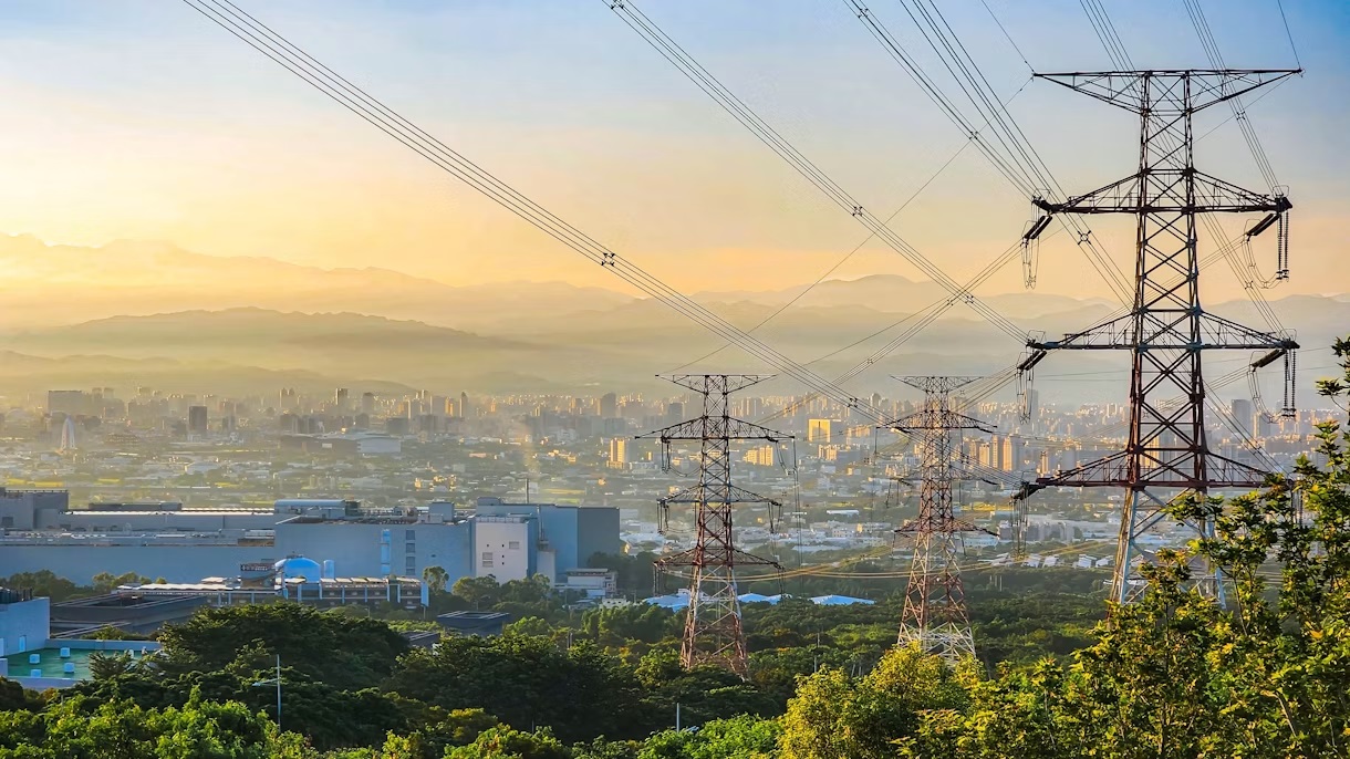 Riscul unei noi crize energetice în Europa: depozite de gaze reduse și presiune pe piața GNL