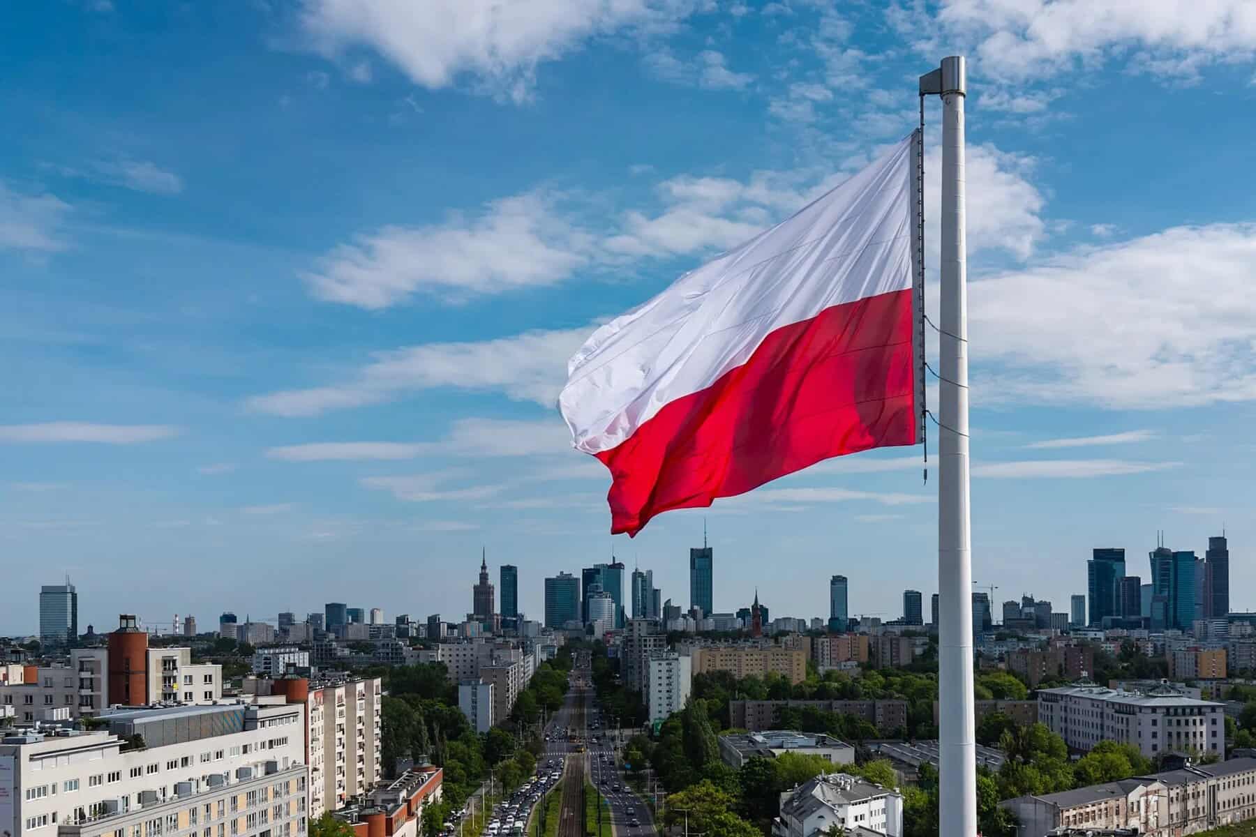 Moody’s retrogradează ratingul de credit al Poloniei la A3 din cauza presiunii fiscale