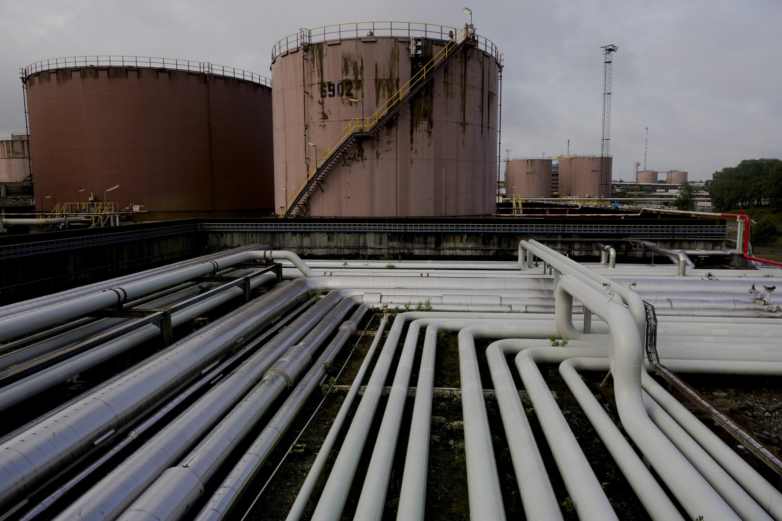 Ucraina va construi depozite petroliere în Ungaria pentru protecția infrastructurii energetice
