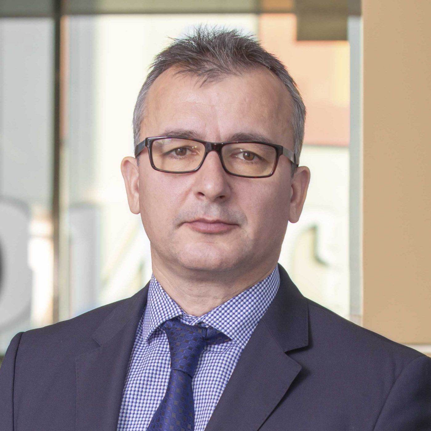 Raport PwC: Investițiile globale în centre de date vor atinge 1,8 trilioane de dolari pe an până în 2050