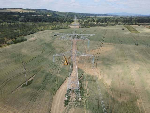 Transelectrica extinde rețeaua de linii electrice pentru integrarea surselor regenerabile