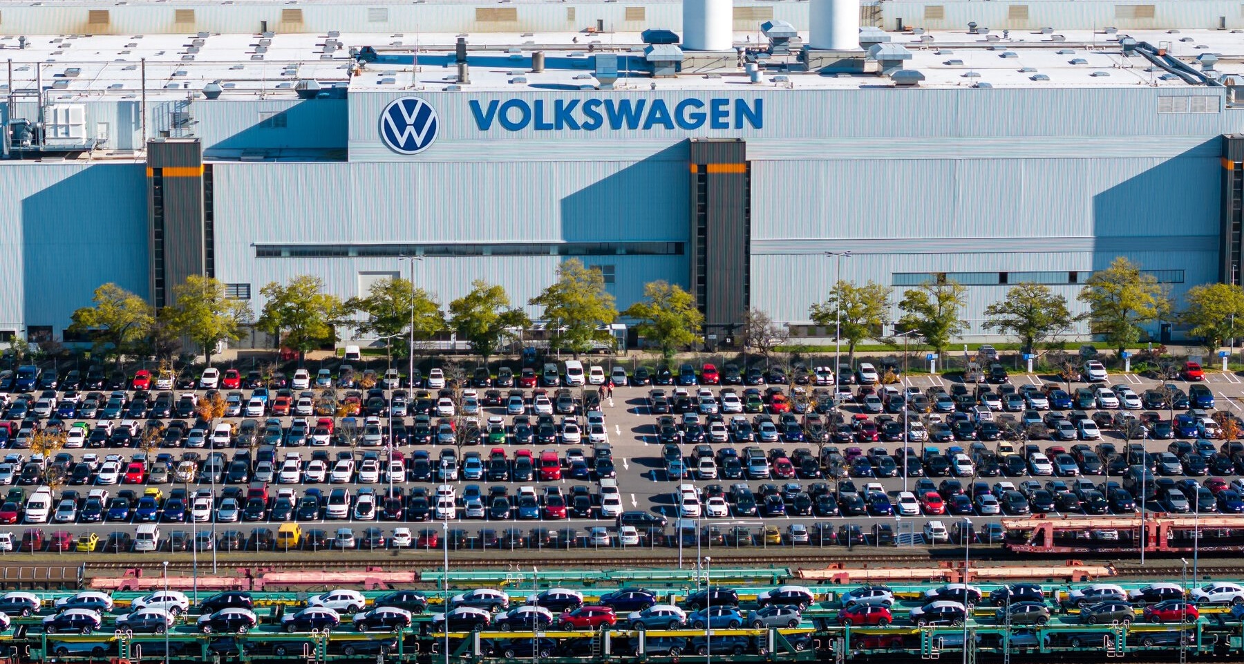 Volkswagen pierde teren pe piețele financiare: profitul scade, iar compania iese din Euro Stoxx 50