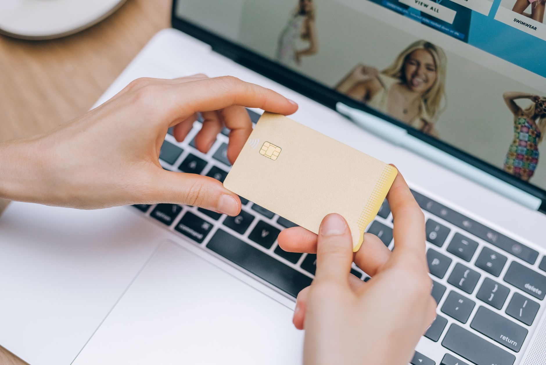 Piața e-commerce din România depășește 12 miliarde de euro și depășește Austria