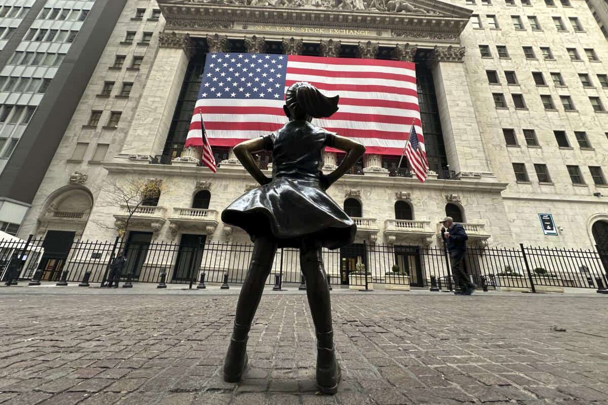 Wall Street marchează recorduri: Nasdaq atinge un nivel istoric sub impactul sectorului AI