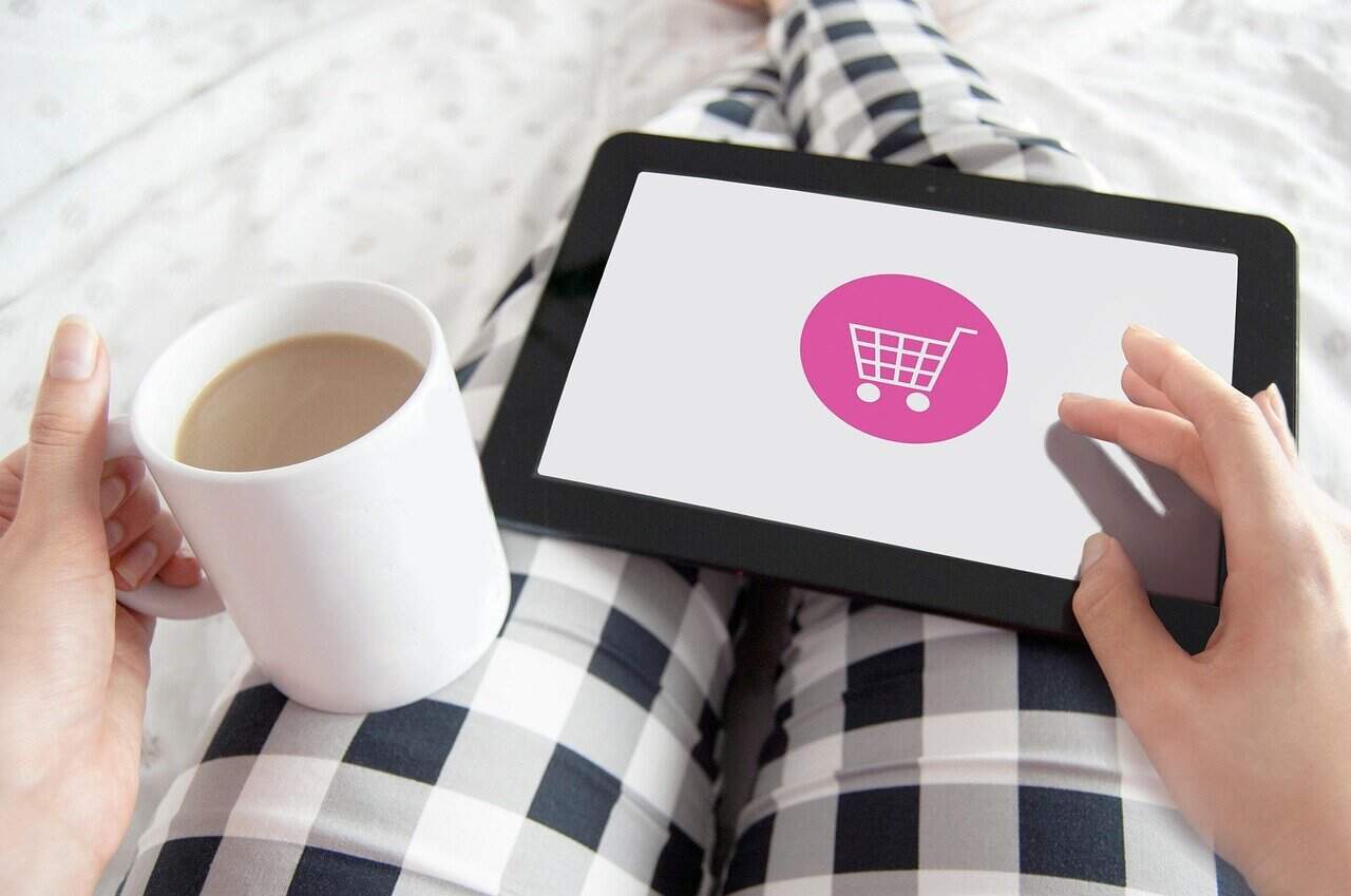 Piața e-commerce din România a depășit 12,9 miliarde de euro în 2025, fiind cea mai mare din Europa de Est