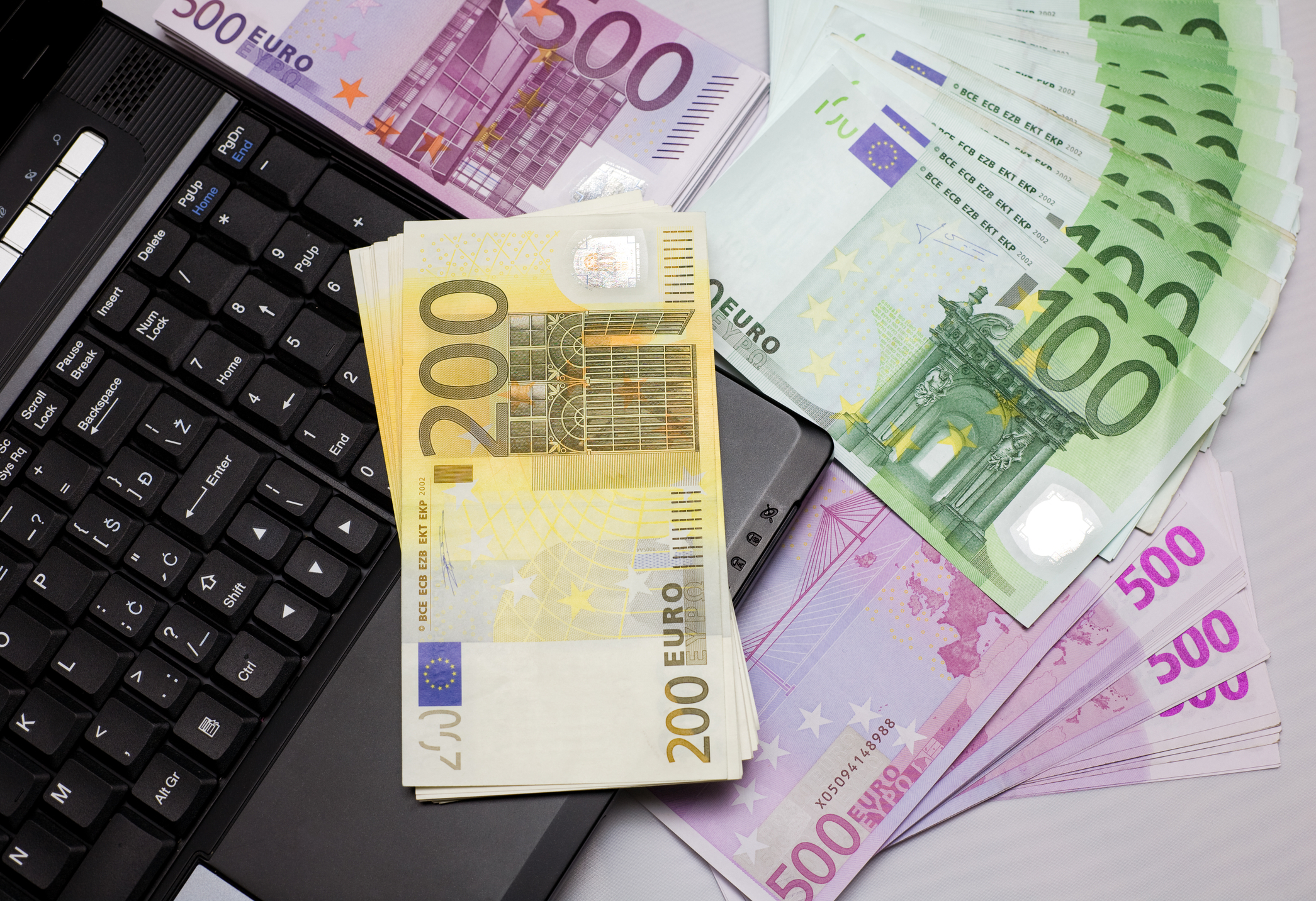 Comisia Europeană și BEI lansează Pactul european al investitorilor instituționali pentru startup-uri