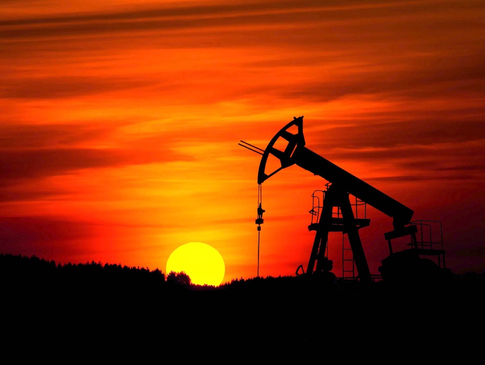 Prețul petrolului Brent scade sub 98 de dolari pe baril pe fondul intenției Arabiei Saudite de a relua exporturile
