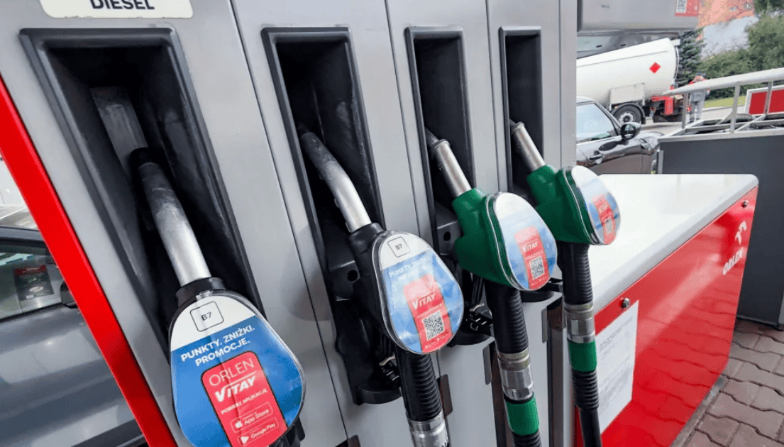 România, a doua cea mai mare creștere a prețului benzinei în UE în august, în timp ce motorina crește mai puțin