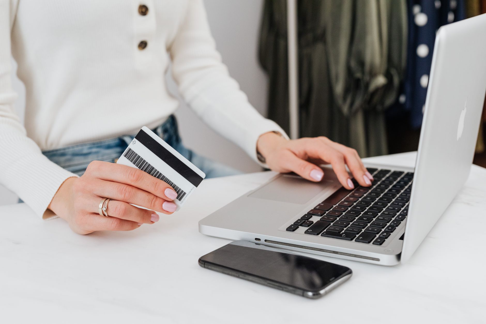 România devine lider pe piața e-commerce din Europa de Est, cu o valoare de 12,9 miliarde de euro