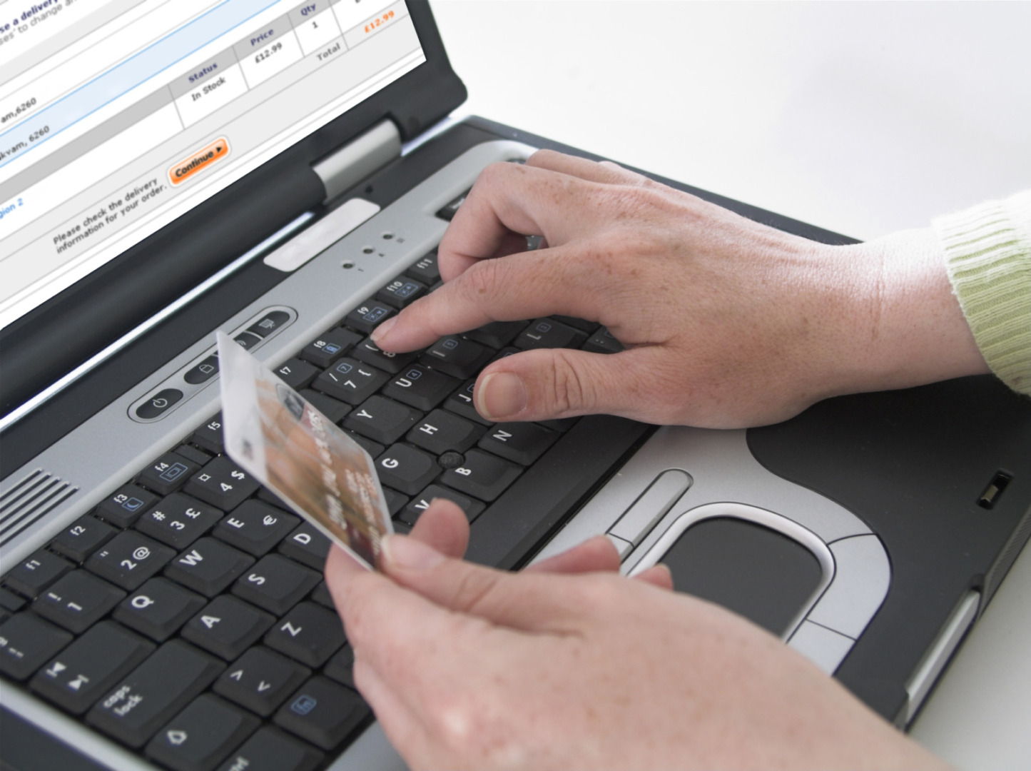România deține cel mai mare sector de e-commerce din Europa de Est, cu o valoare de 12,9 miliarde de euro