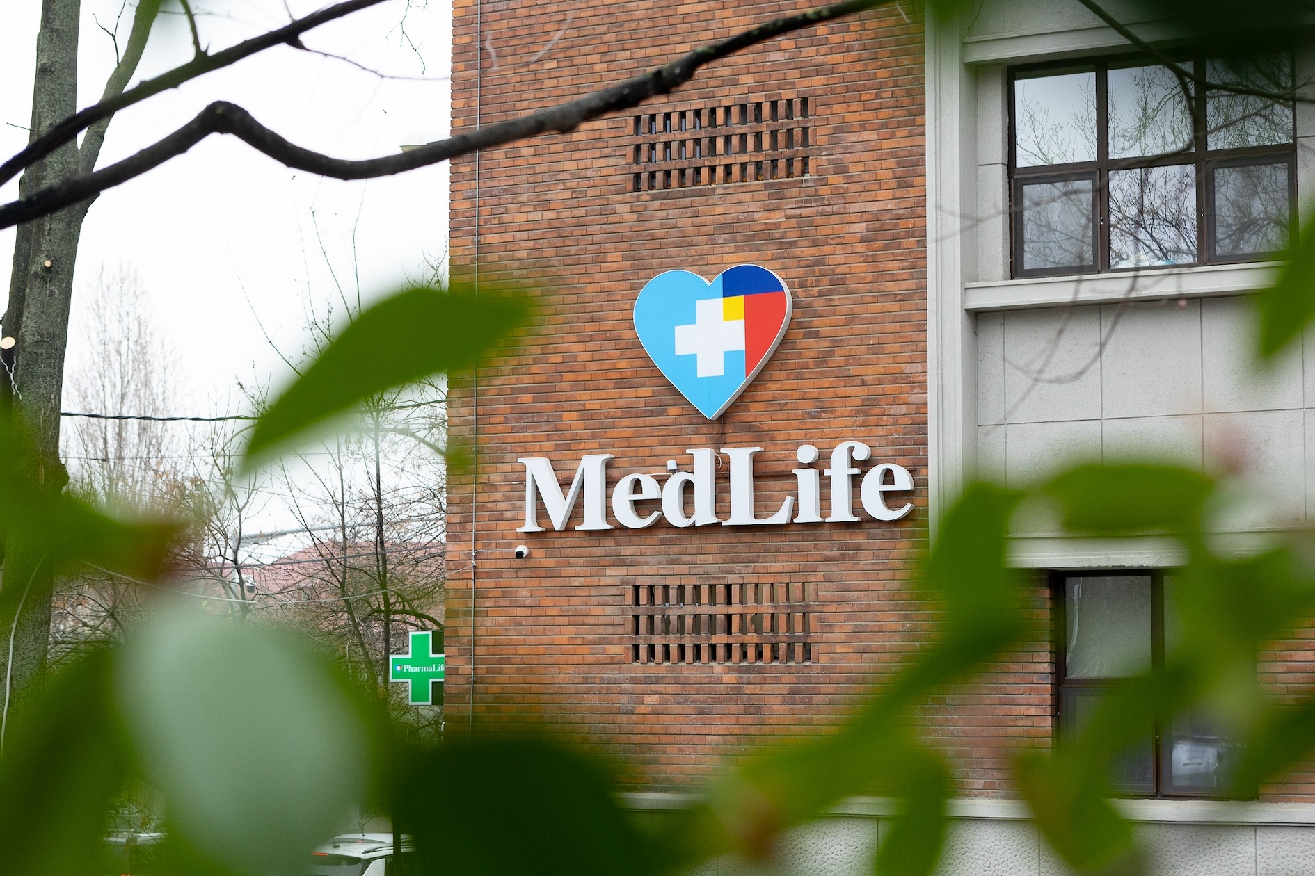 Patru directori MedLife primesc acțiuni gratuite în valoare de aproape 3 milioane de lei