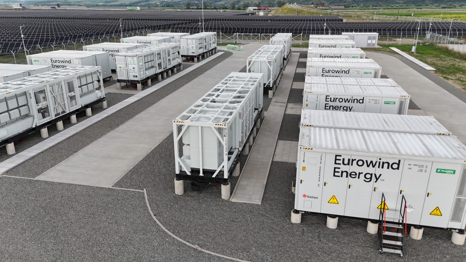 Eurowind Energy România finalizează sistemul de stocare în baterii de la Teiuș