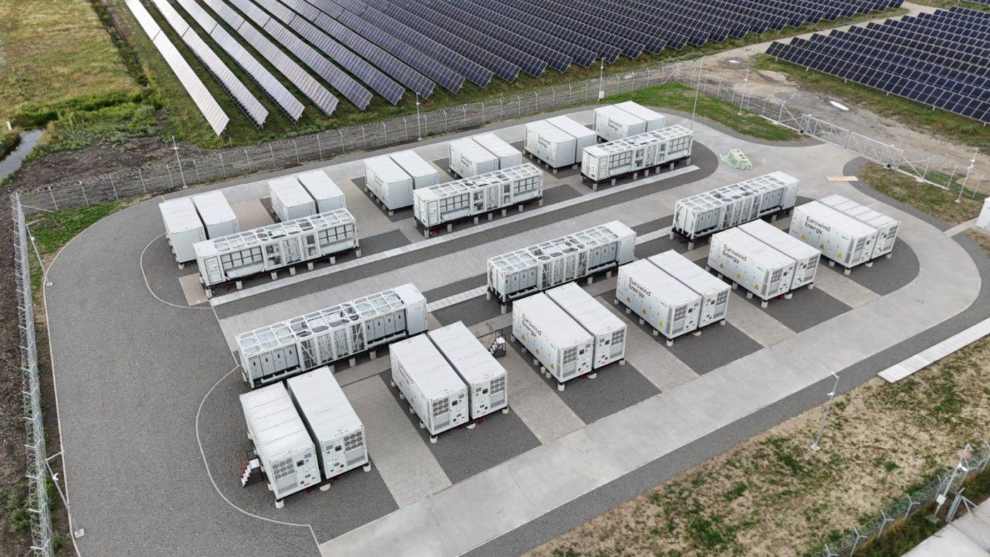Eurowind Energy România finalizează sistemul de stocare a energiei în baterii de la Teiuș
