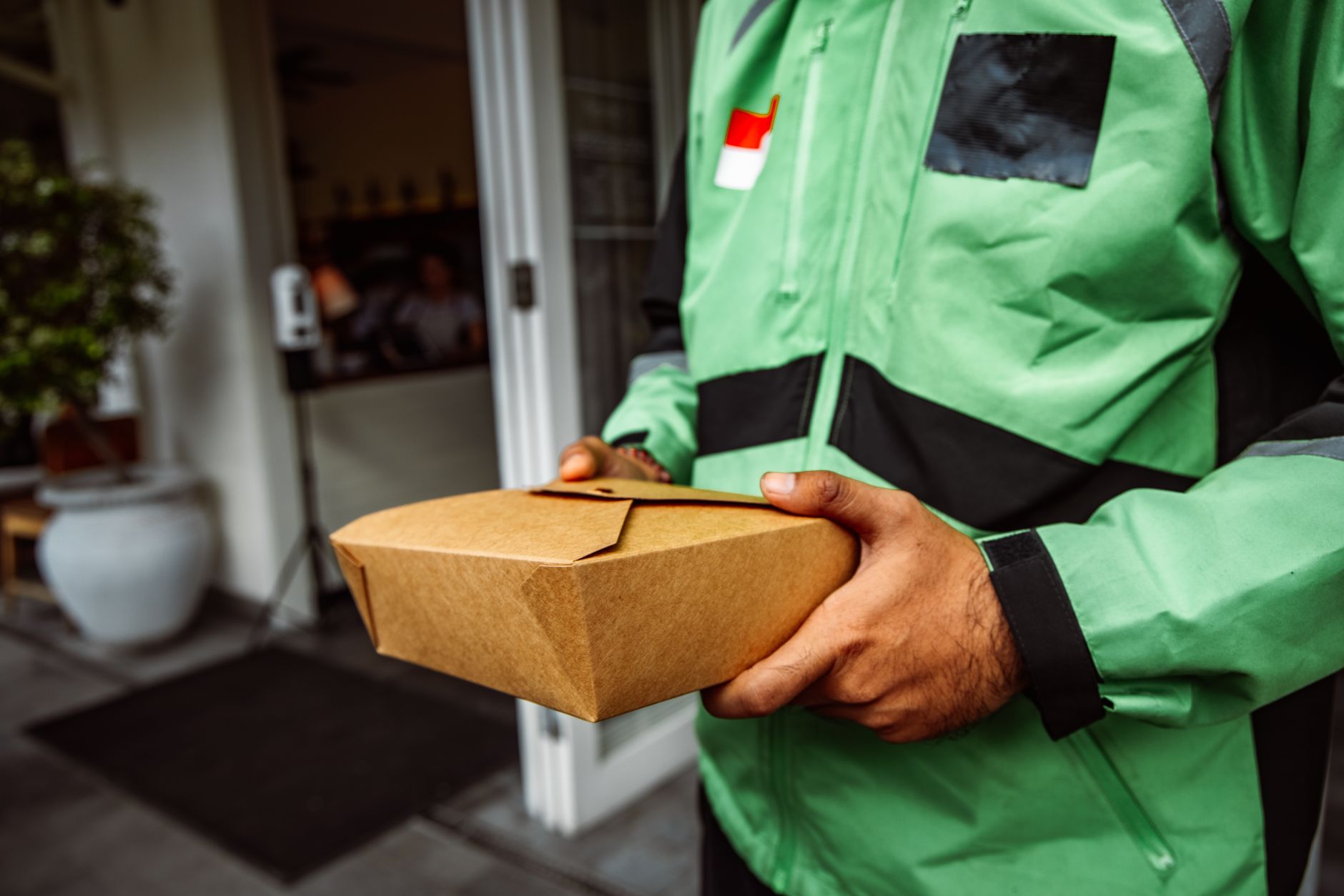 Abuzul de retur în comerțul online: peste 25% dintre consumatori recunosc practici frauduloase