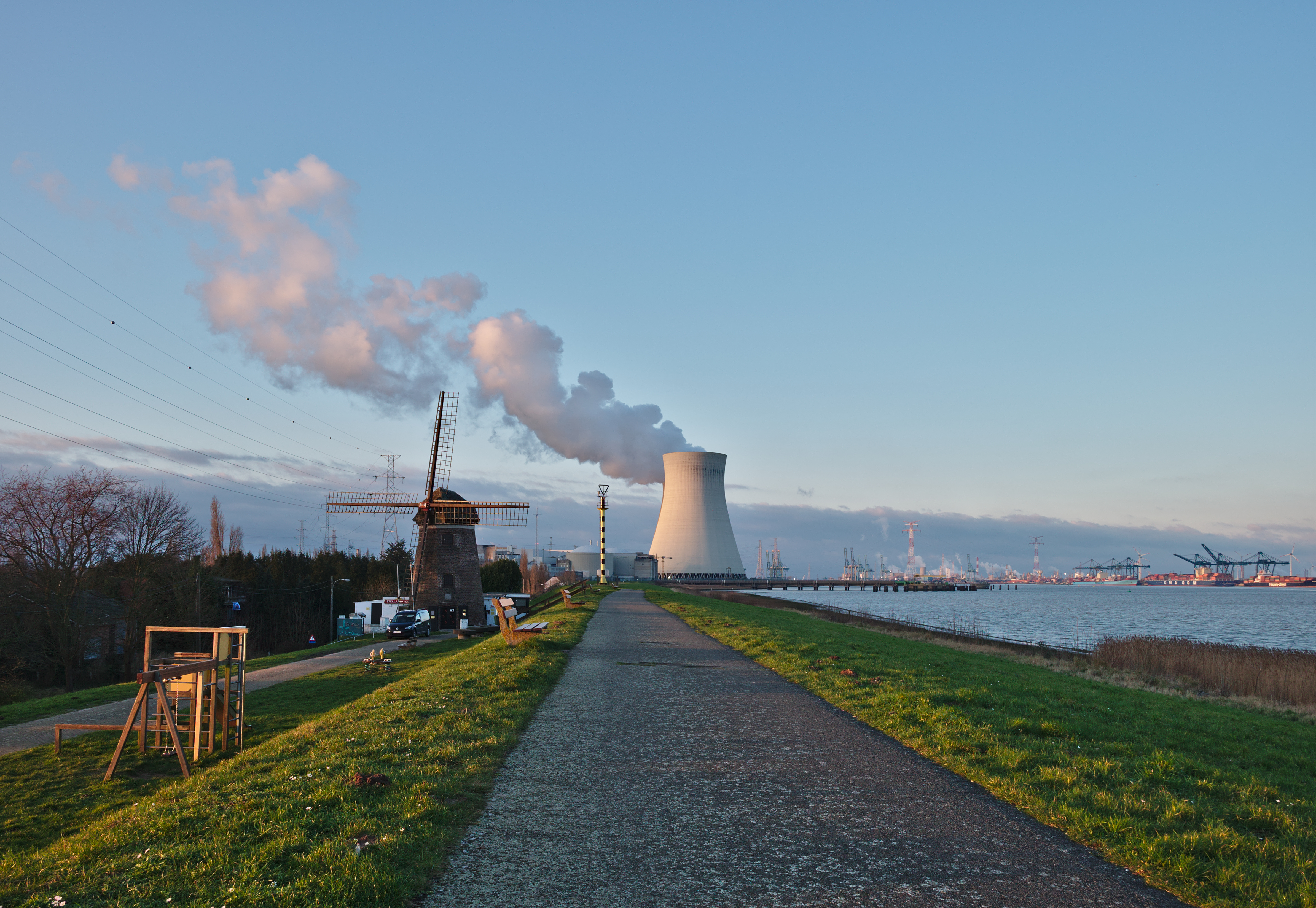 Italia revine la energia nucleară: Senatul a aprobat noua legislație pentru securitatea energetică
