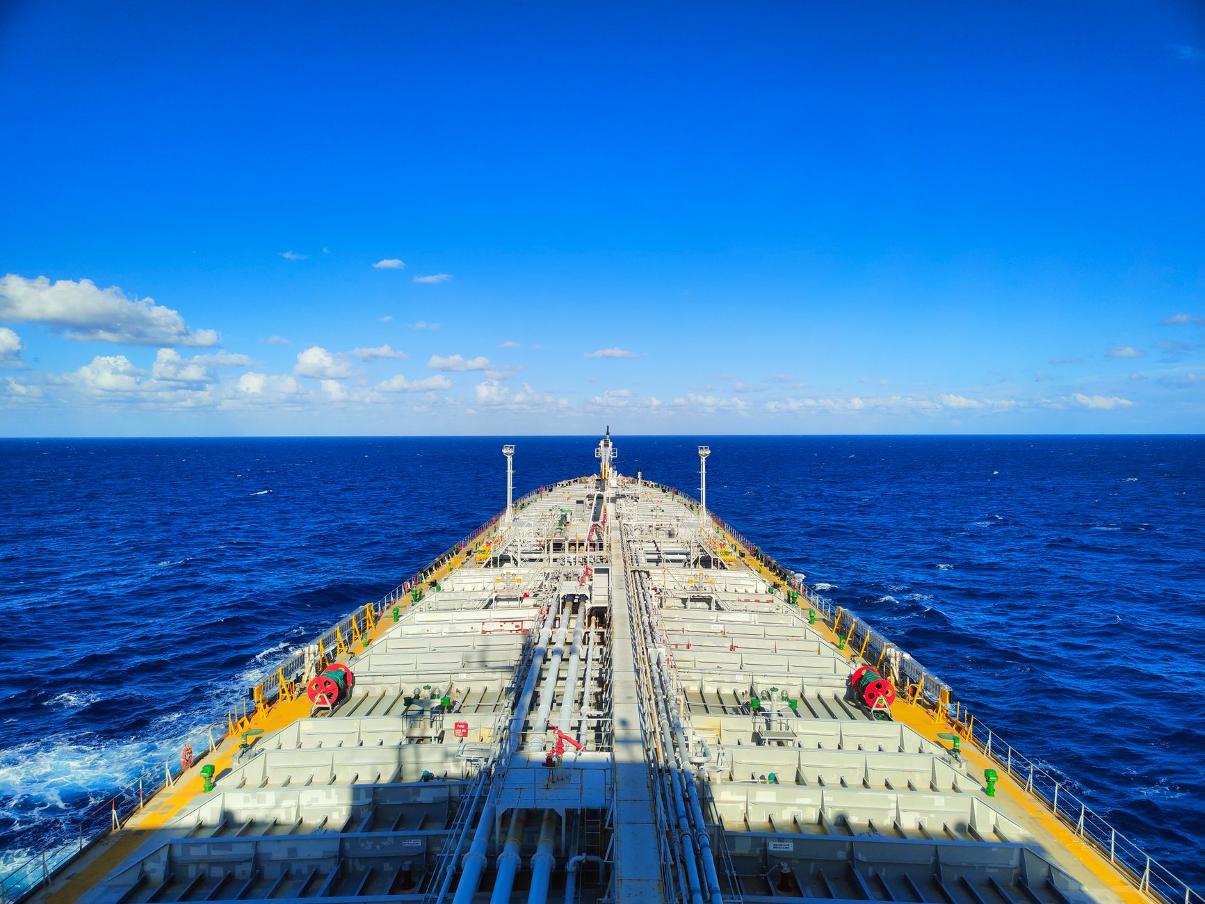 Riscul unei crize energetice globale: Infrastructura petrolieră din regiunea Golfului este sub atac