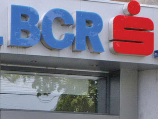 Studiu BCR: Discrepanța dintre încrederea tinerilor și competențele lor financiare reale