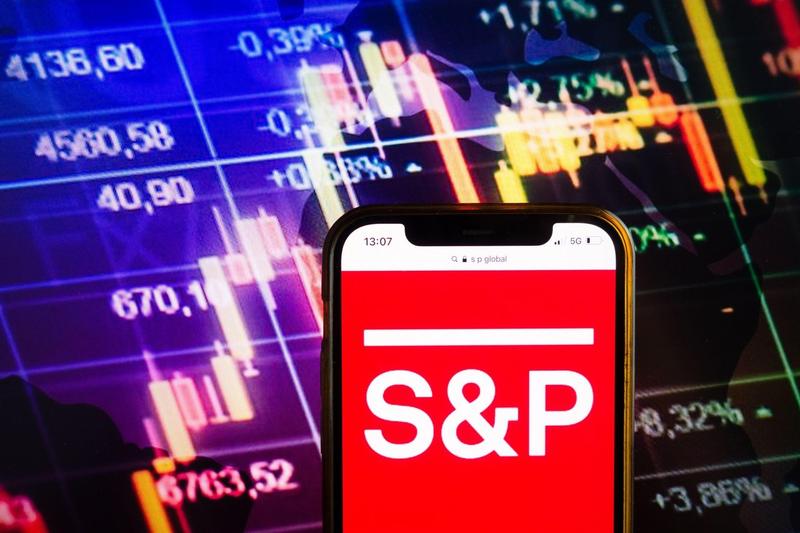 Analiza economiștilor după întâlnirea cu S&P: De ce România nu riscă o retrogradare a ratingului suveran