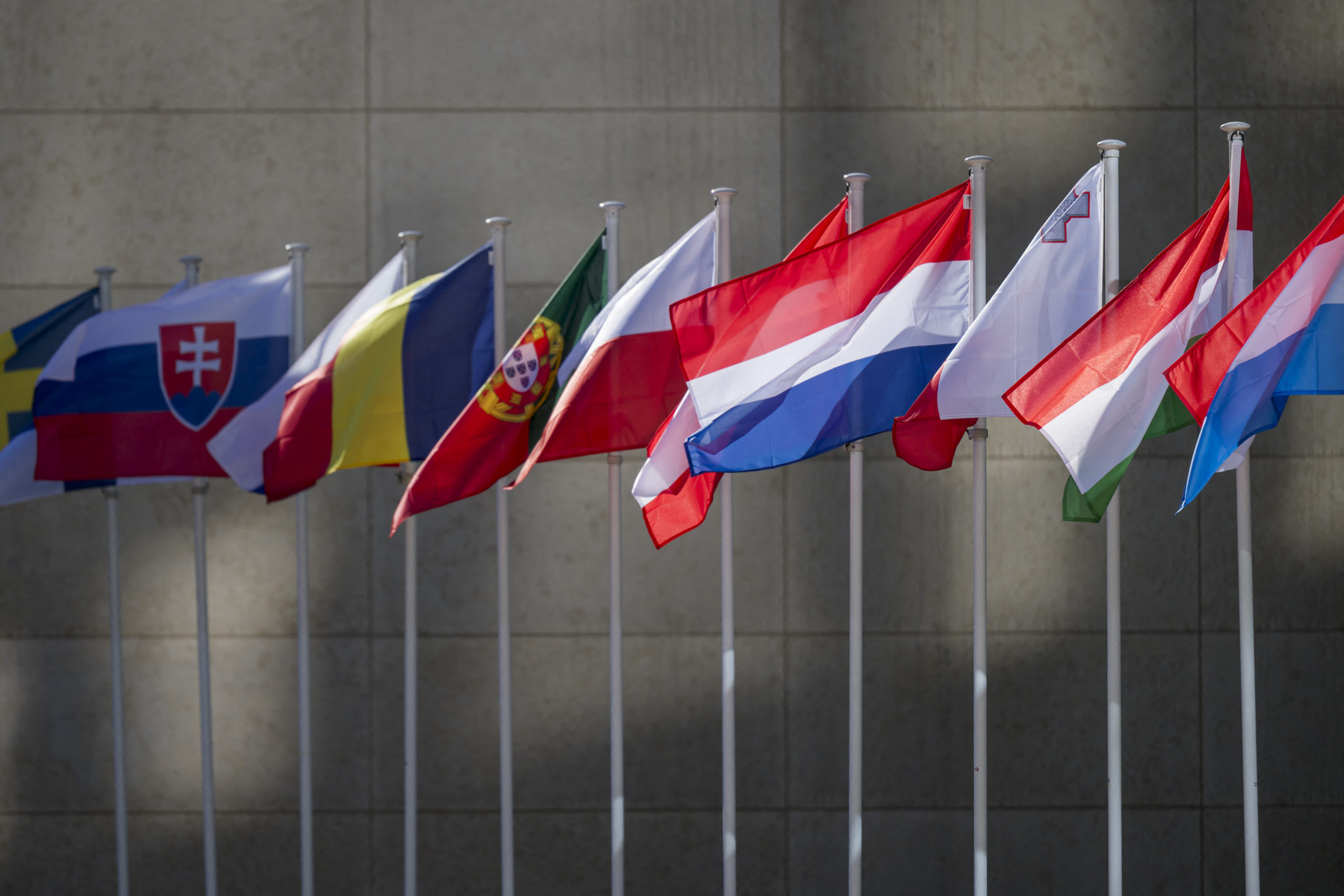 UE solicită Marii Britanii creșterea taxelor vamale pentru mașinile din China pentru a evita barierele comerciale