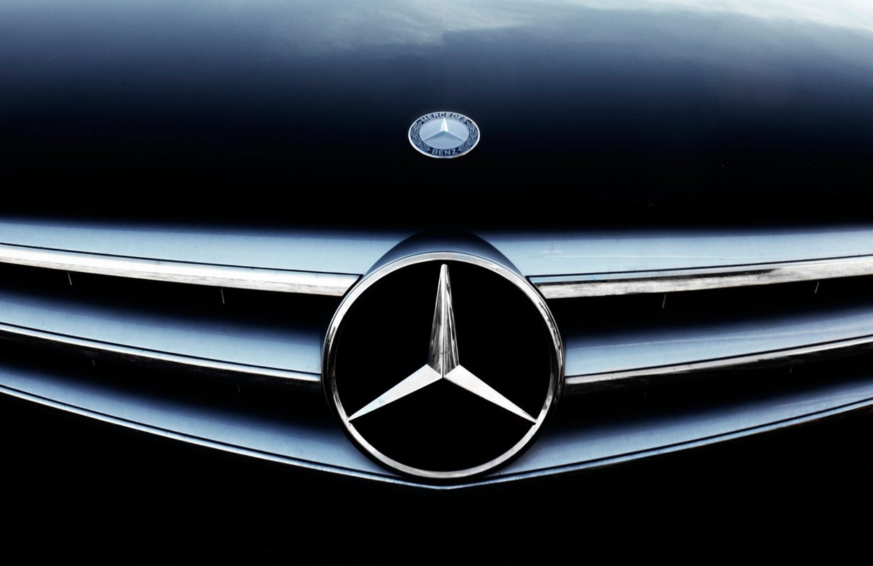 Mercedes pune în balanță costurile de producție: Diferențe masive între Germania și unitățile din România și Ungaria