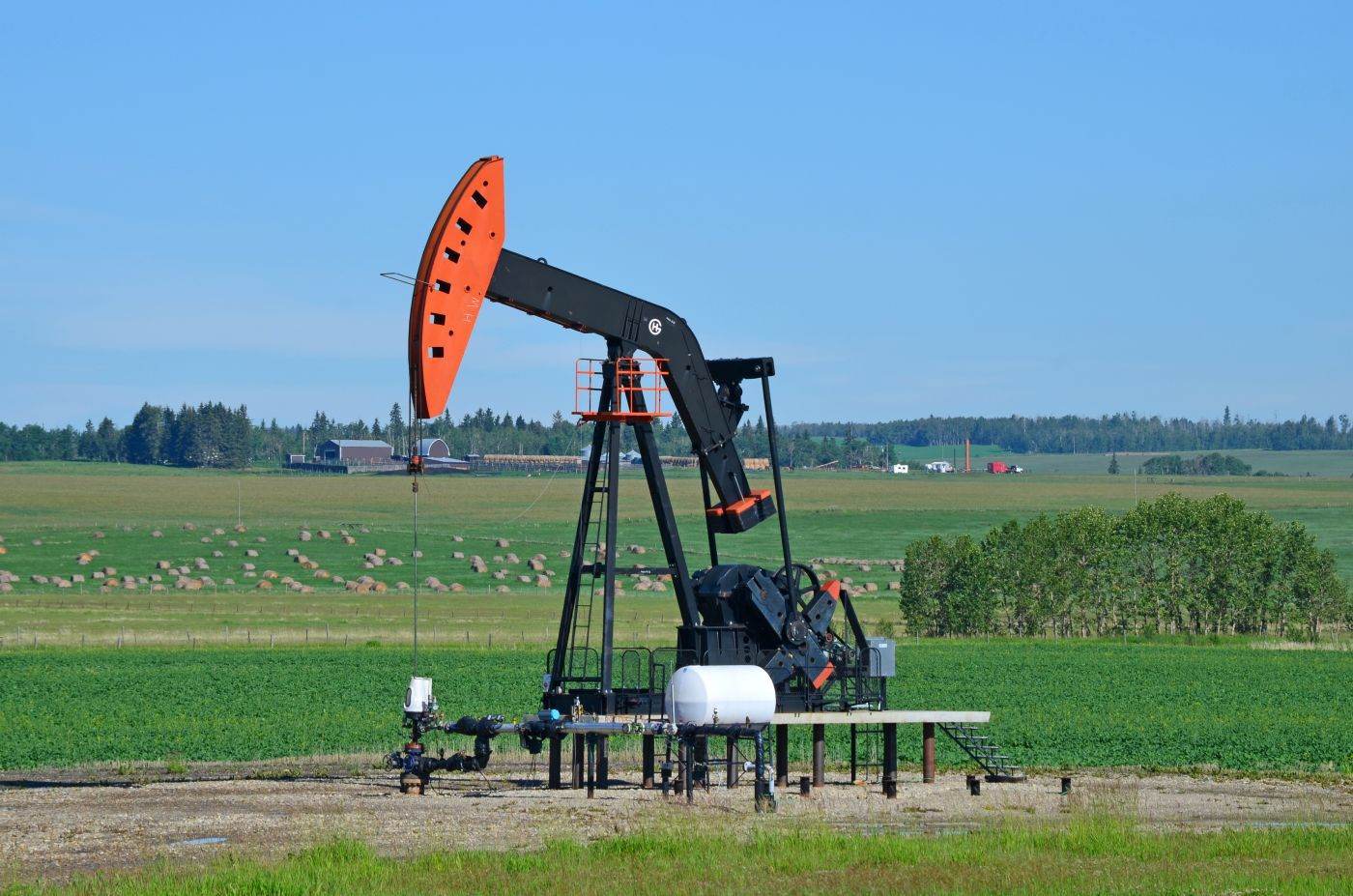 Prețurile petrolului au crescut cu 2% după atacurile rebelilor Houthi asupra Arabiei Saudite