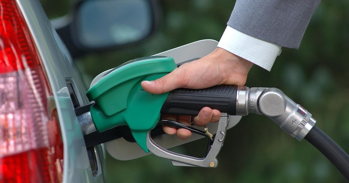 Prețurile carburanților au atins noi recorduri în România: motorina a depășit pragul de 11 lei