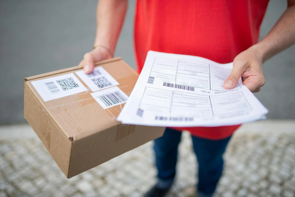 Noi taxe pentru coletele de pe Temu și Shein: Uniunea Europeană pregătește o taxă de procesare suplimentară