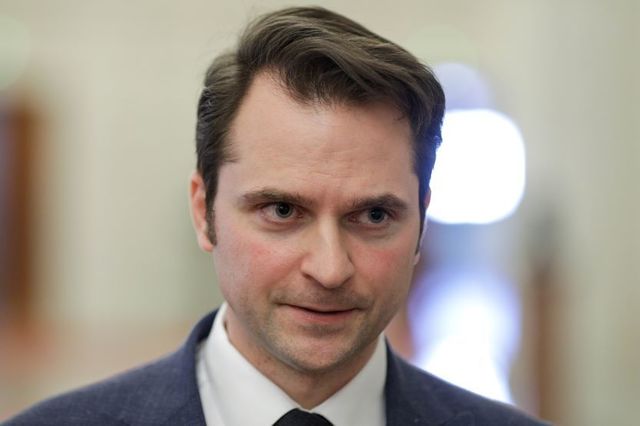 Profilul lui Sebastian Burduja: de la studiile de la Stanford și Harvard la gestionarea Ministerului Energiei