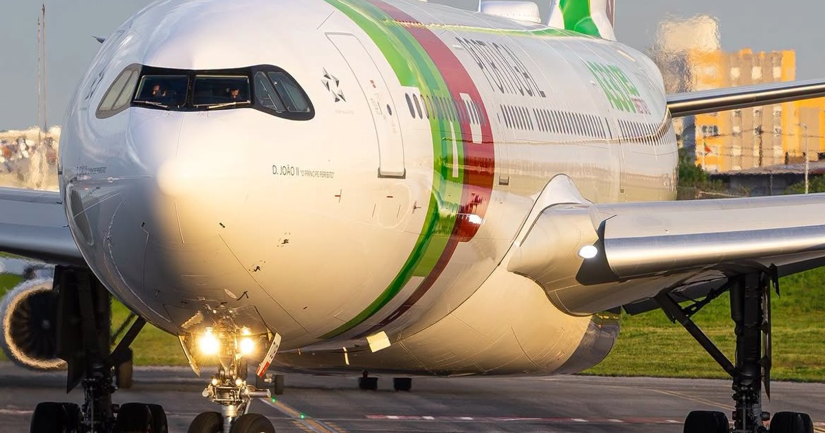 Creșterea prețului kerosenului accelerează consolidarea sectorului aviatic global