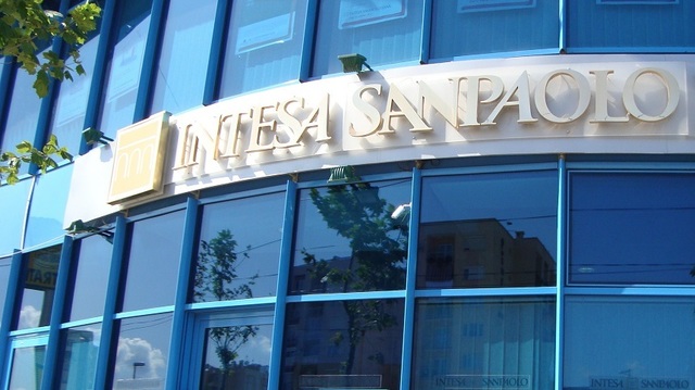 Fraudă masivă cu inteligență artificială la Fideuram: 95 de milioane de euro transferate prin escrocherii