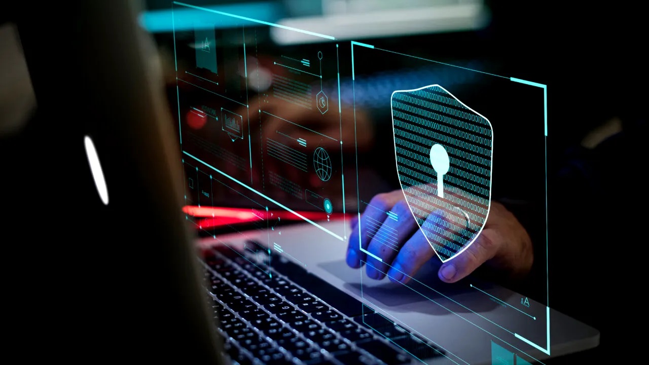 Fraudă masivă cu inteligență artificială la Fideuram, divizia de private banking a Intesa Sanpaolo