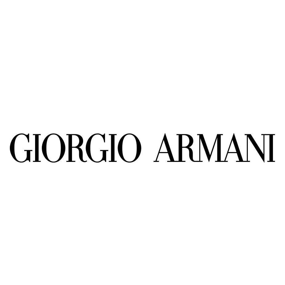Armani explorează posibilitatea de a împărți vânzarea participației de 15% între mai mulți investitori