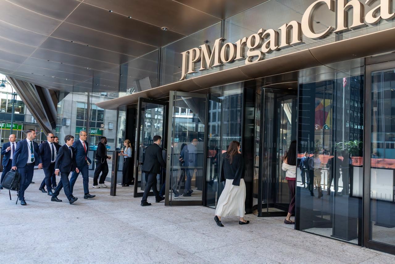 JPMorgan ar fi refuzat o cerere de finanțare pentru România în timpul vizitei lui Nicușor Dan la New York