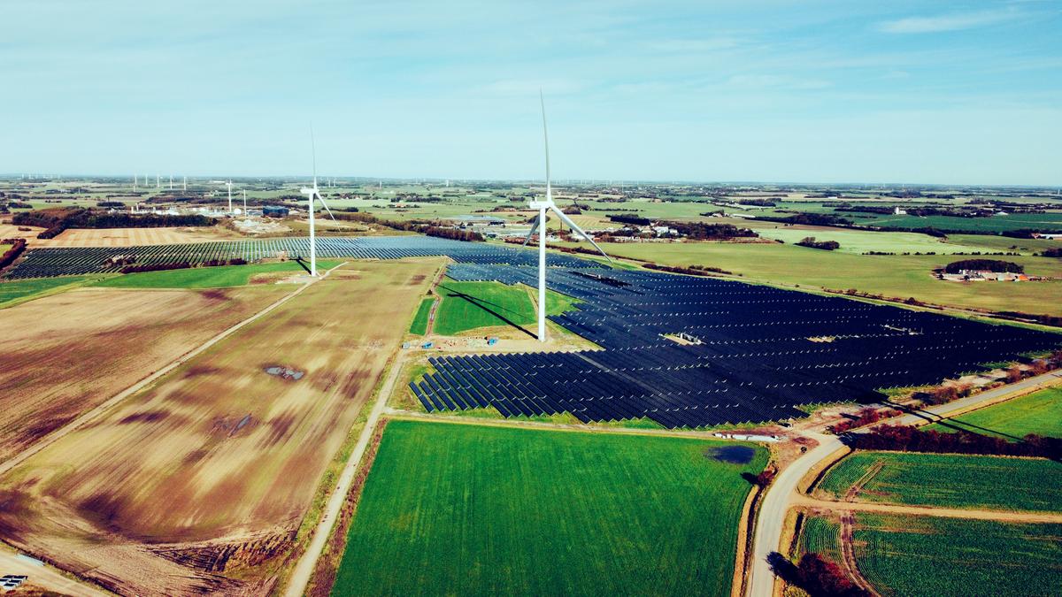 Producția de energie regenerabilă a depășit consumul intern în România