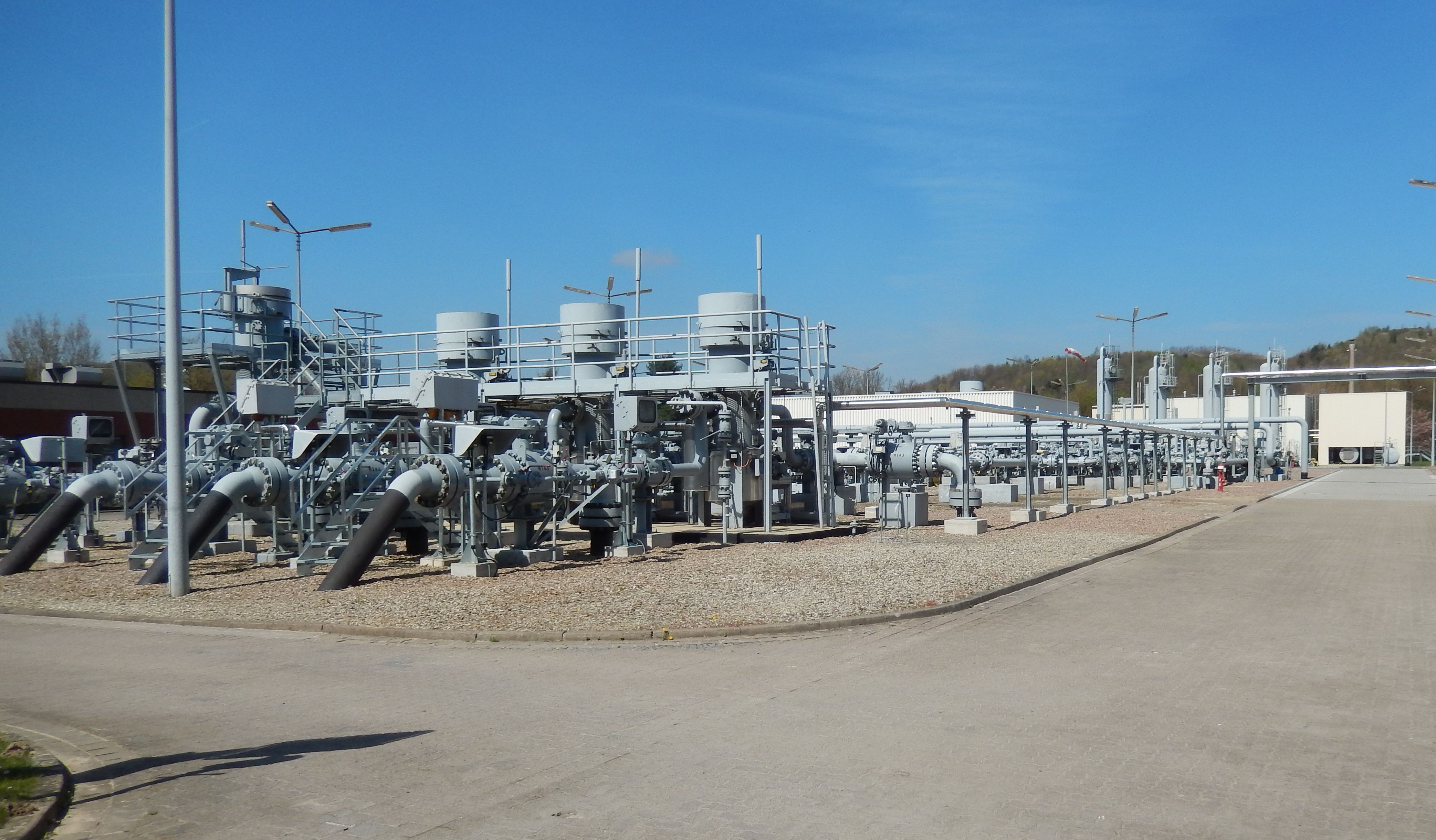 Romgaz respinge acuzațiile privind presiunile politice pentru achiziția de gaze naturale LNG